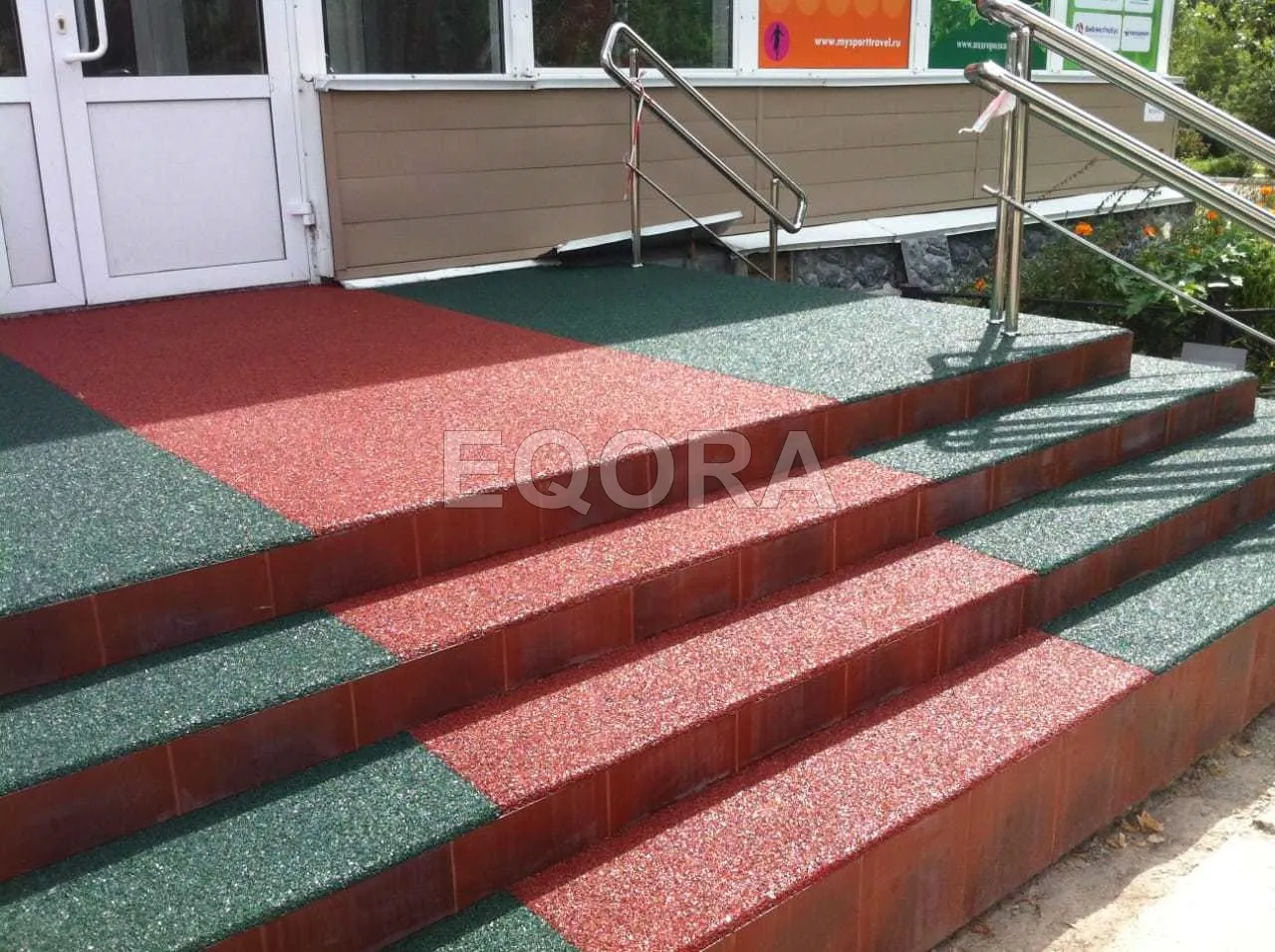 Резиновое покрытие на травмоопасные участки из резиновой крошки в Красногорске